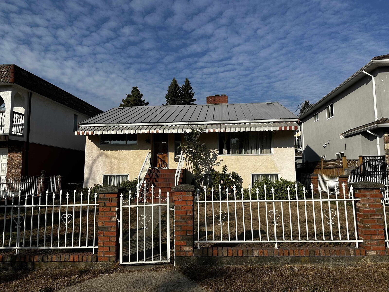 Property Photo: 2621 E 8th Avenue BC V5M 1W4