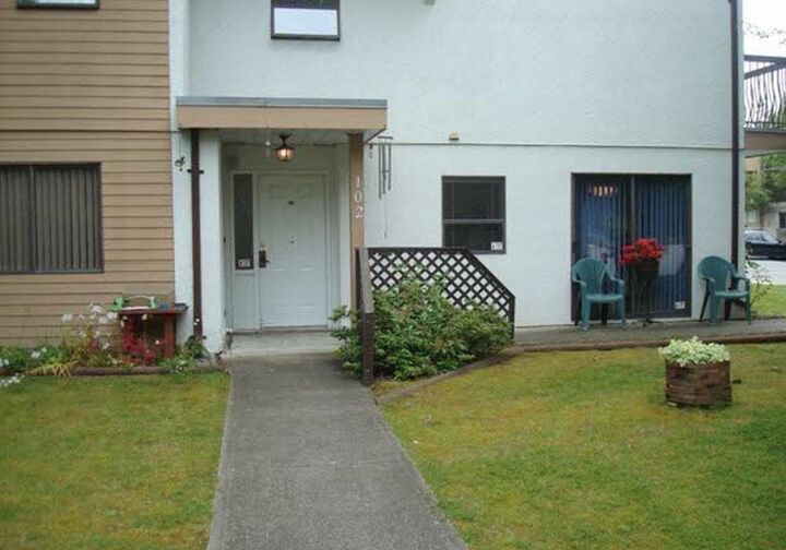 7036 133B Street 102 — photo 1