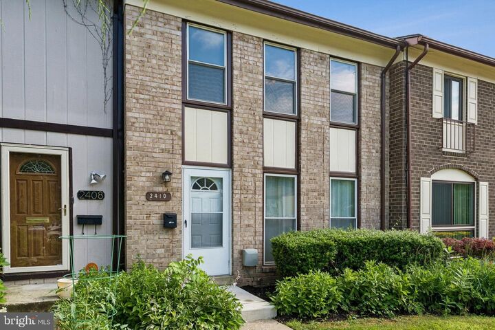 Property Photo:  2410 Sun Valley Circle 6-E  MD 20906 