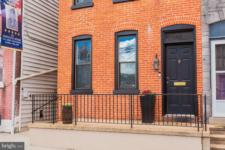 Property Photo:  150 S 8th Street  PA 17512 