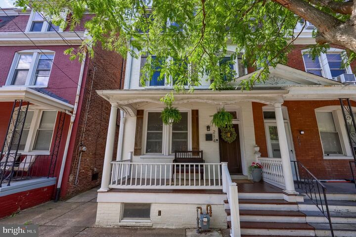 Property Photo:  214 E New Street  PA 17602 