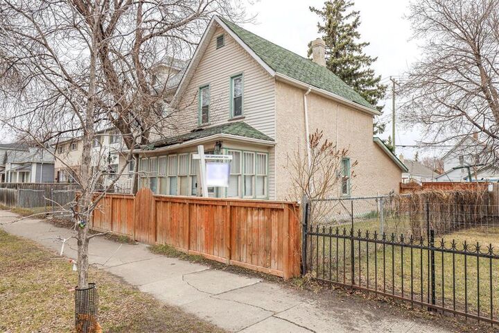 Property Photo: 325 Alfred Avenue MB R2W 1X5