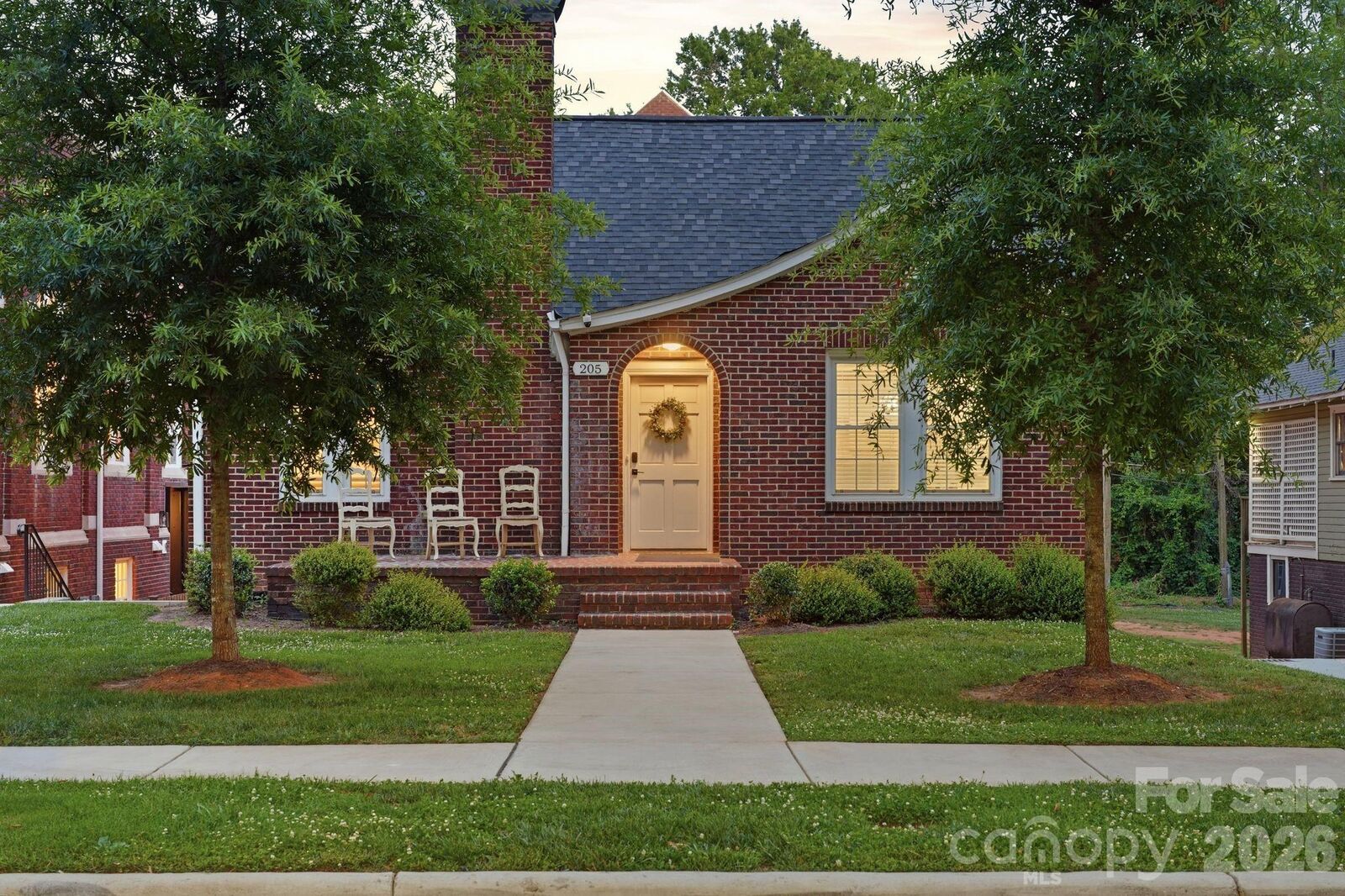 Property Photo: 205 Grandin Road NC 28208