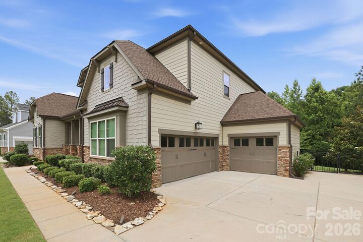 Property Photo: 2411 Madeira Circle NC 28173