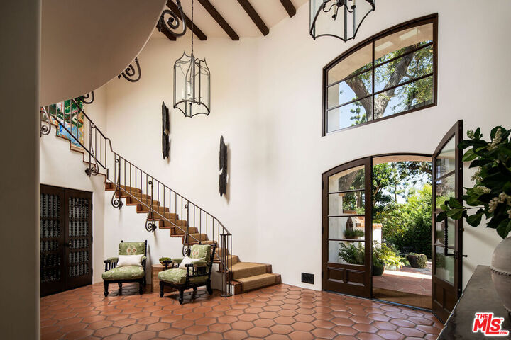 Property Photo:  17610 Hidden Oaks Rd  CA 91316 
