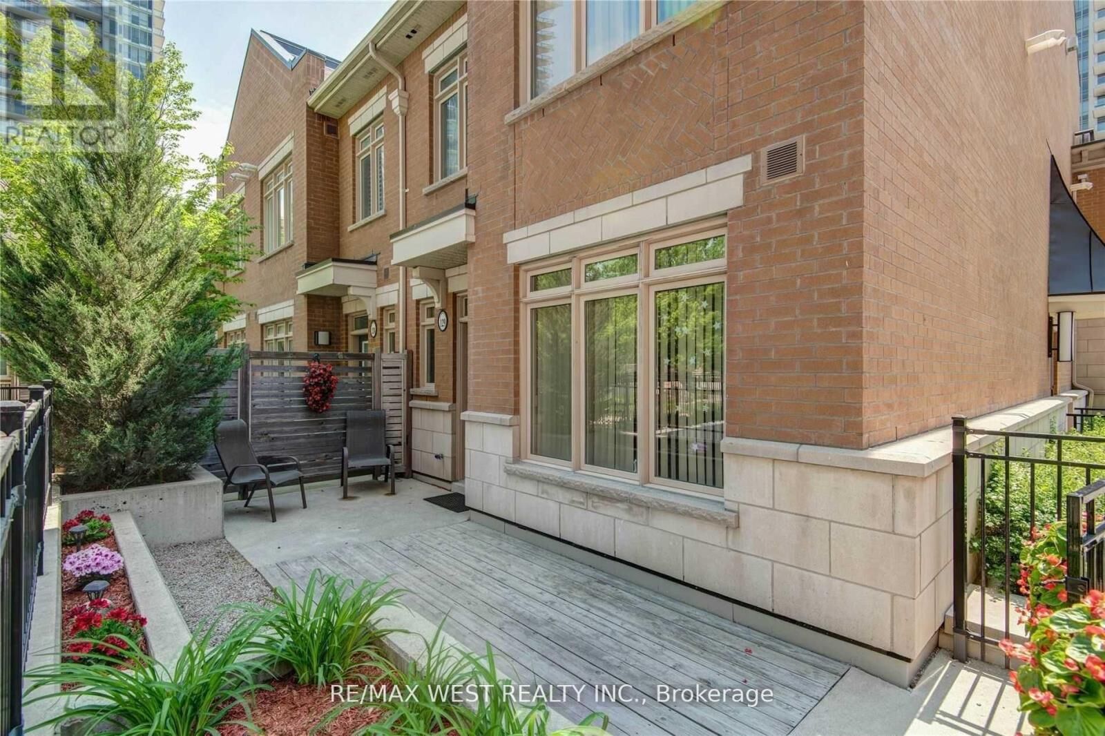 Property Photo: 383 Prince Of Wales Drive 129 ON L5B 0C6