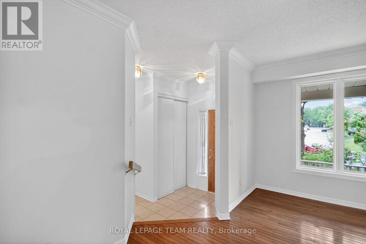 Property Photo:  19 Windhurst Drive  ON K2G 6G5 