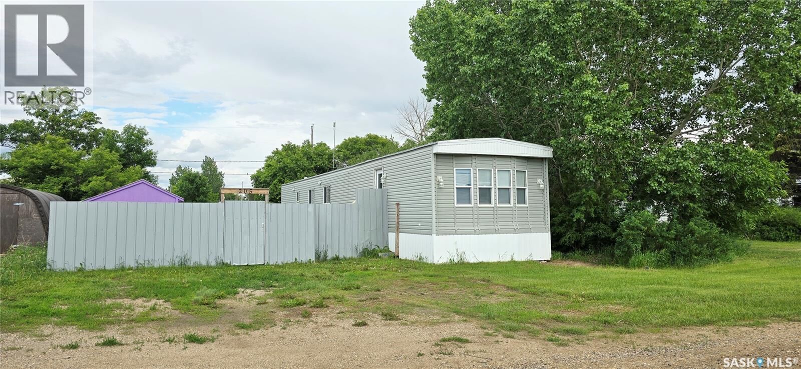 Property Photo: 205 Prospect Street SK S0G 0G0