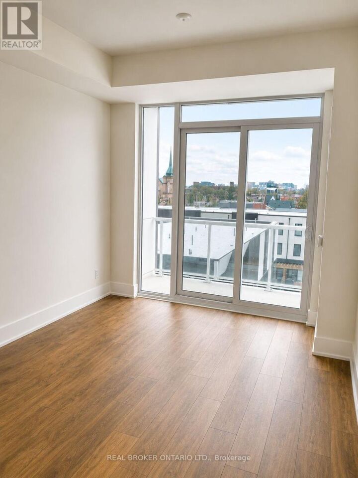 Property Photo:  80 Vanauley Street 421  ON M5T 0C9 