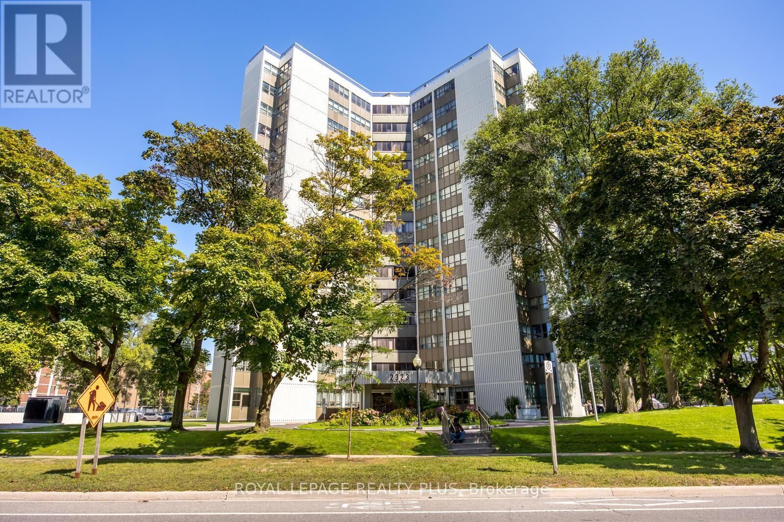 Property Photo: 2323 Confederation Parkway 408 ON L5B 1R6