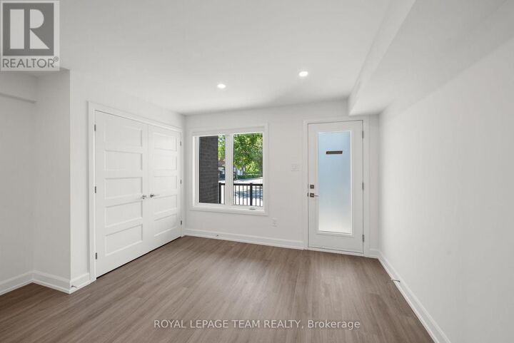 Property Photo: 998 Hollington Street Main ON K1Z 6K6