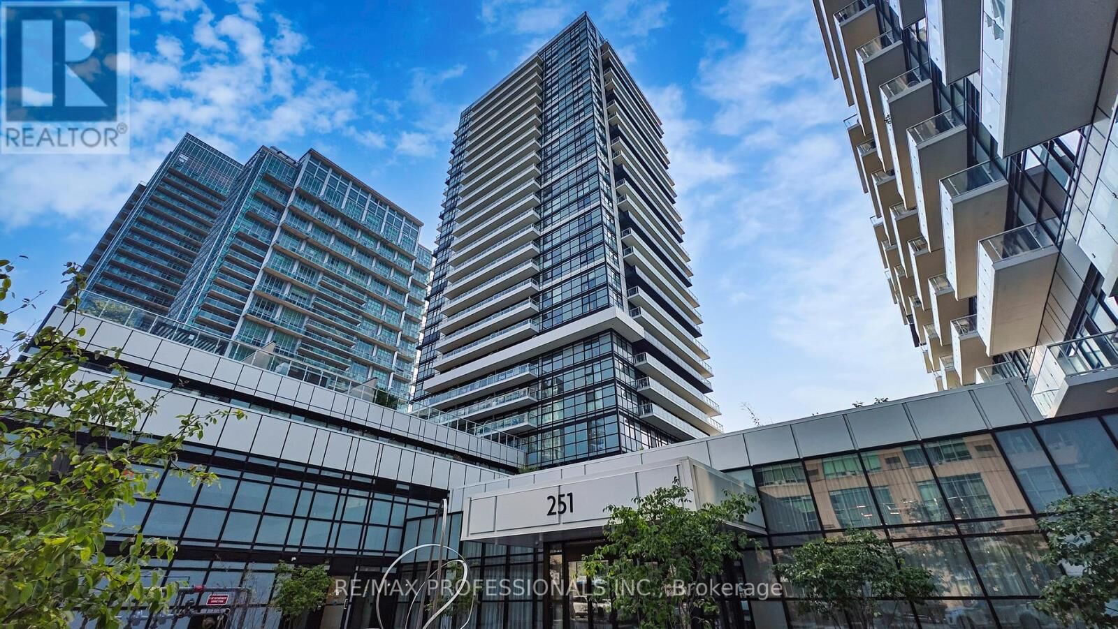 Property Photo:  251 Manitoba Street 504  ON M8Y 0C7 