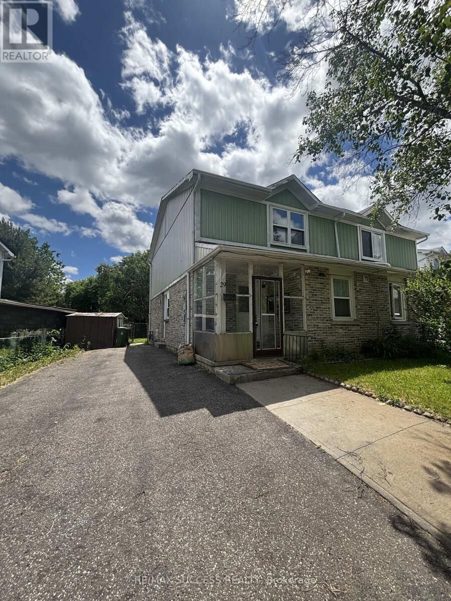 Property Photo: 29 Horseley Hill Drive ON M1B 1W4