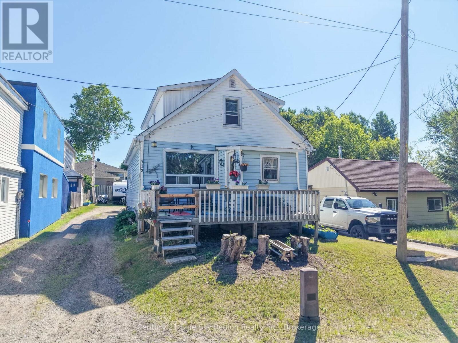 Property Photo: 712 Winters Street ON P1B 1S7