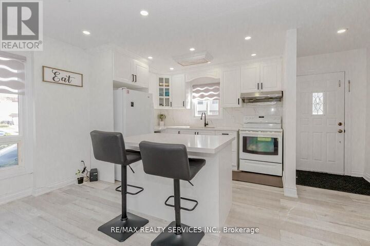 Property Photo:  13 Greenbush Court  ON L6S 2K2 