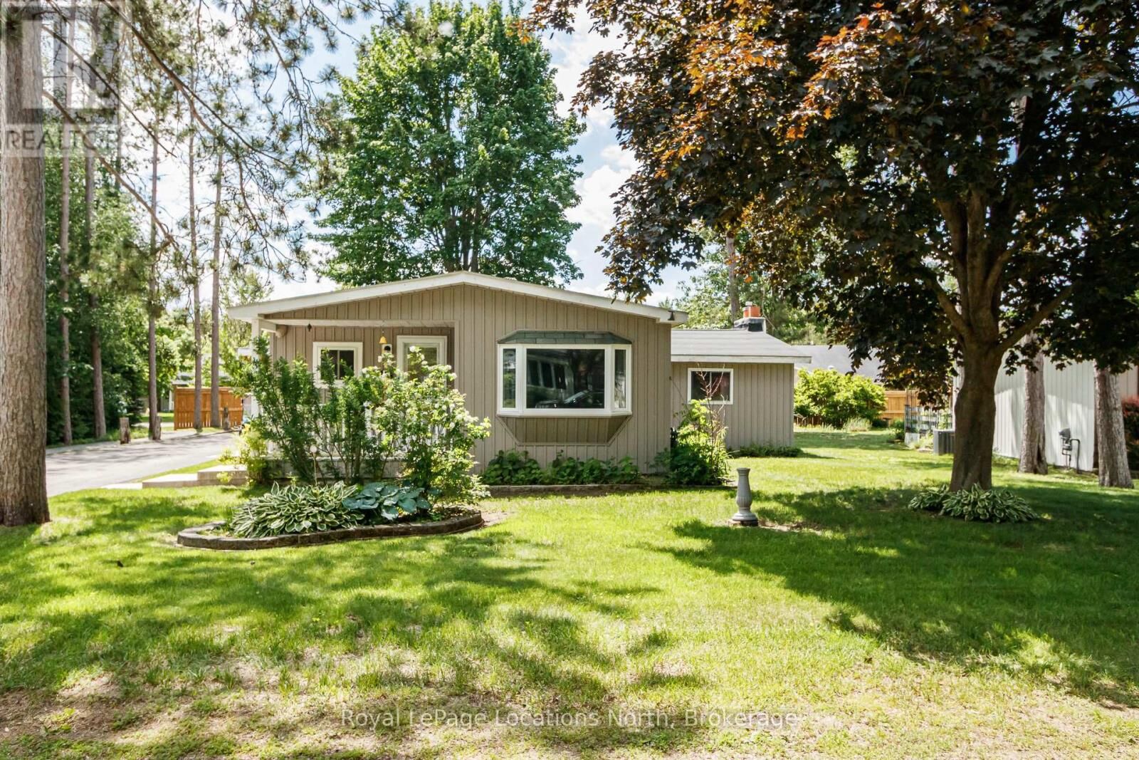 Property Photo: 5 Southwest Golf Avenue Southwest 5 ON L9Z 1K2