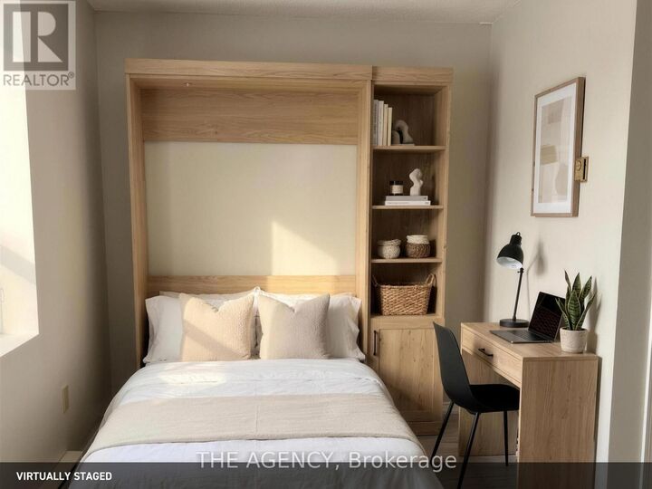 Property Photo: 45 King Avenue West 9 ON L1B 1H2