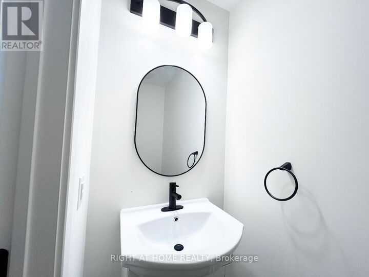 Property Photo: 75 Whitcomb Crescent ON K7A 0C1