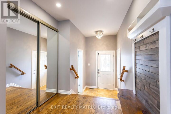 Property Photo:  195 Tapley Place  ON K4A 0L2 
