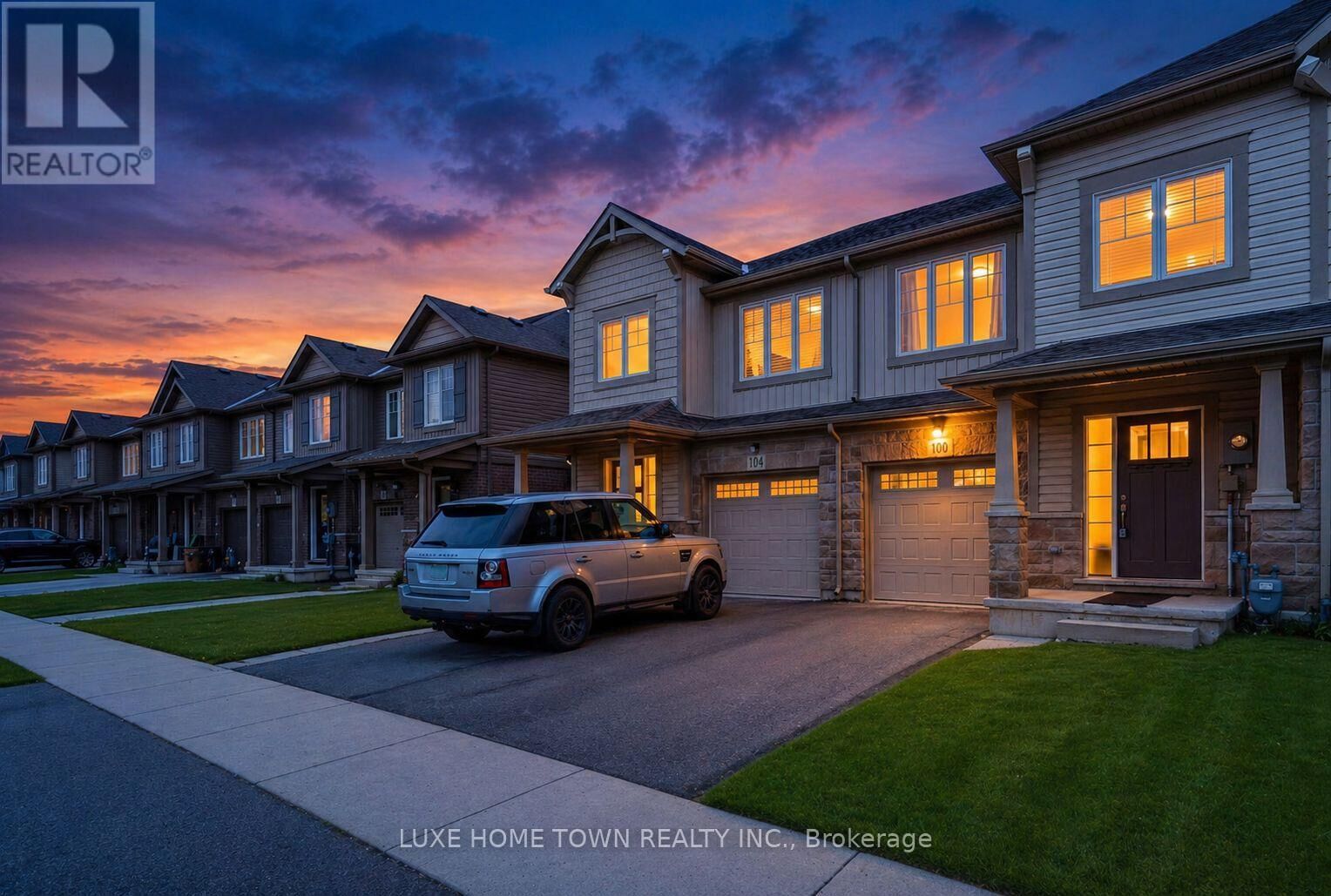 Property Photo:  100 Monarch Street  ON L3C 0G6 