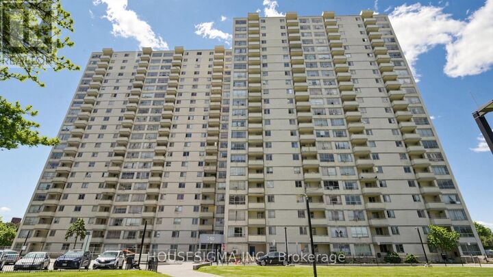 Property Photo:  340 Dixon Road 1811  ON M9R 1T1 
