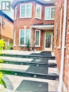Property Photo:  3076 Bayberry Drive  ON L5N 6P1 