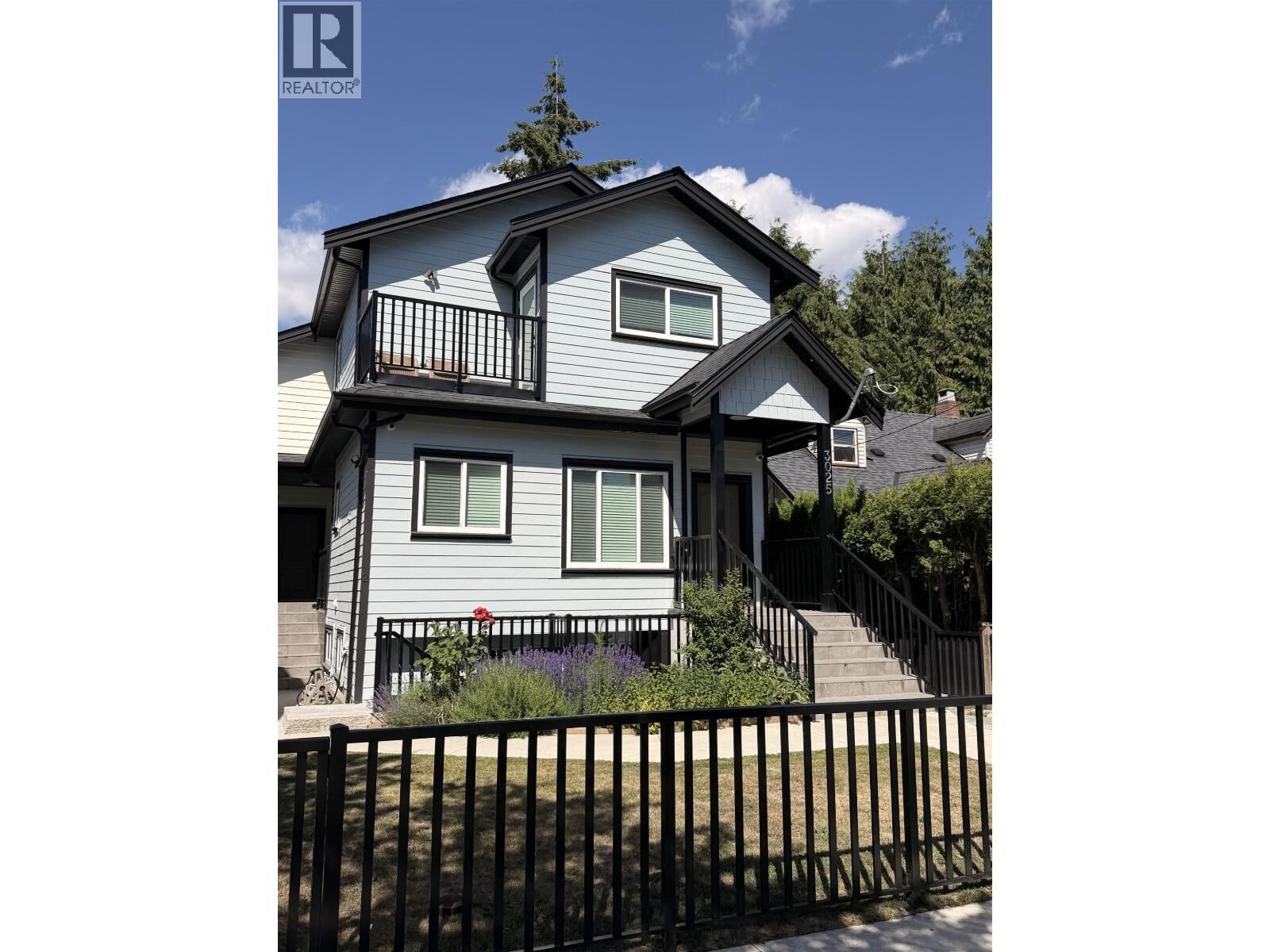 Property Photo:  3025 Kings Avenue  BC V5R 4T1 