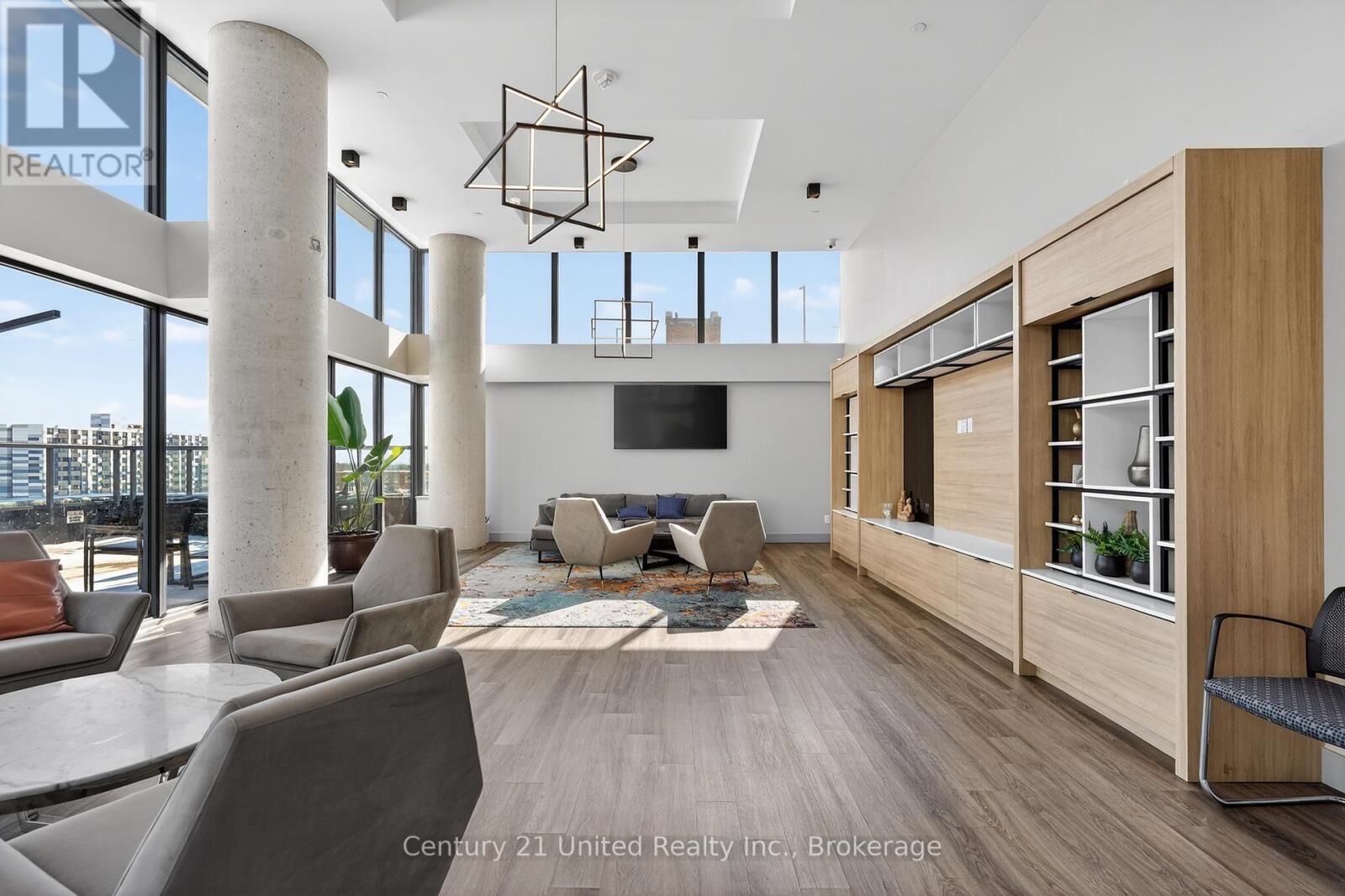 Property Photo:  80 Bond Street East 816  ON L1G 0E6 