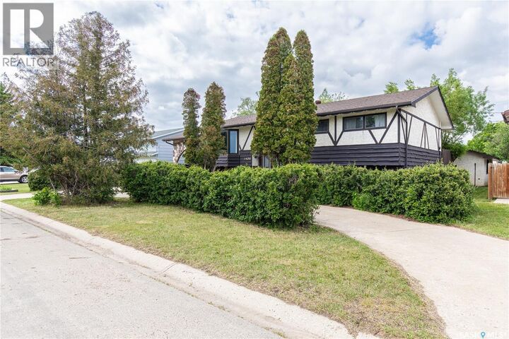 Property Photo: 1426 Spadina Street SK S6H 7C9