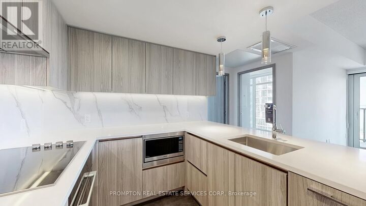 Property Photo: 3 Concord City Place Way 4110 ON M5V 0X3