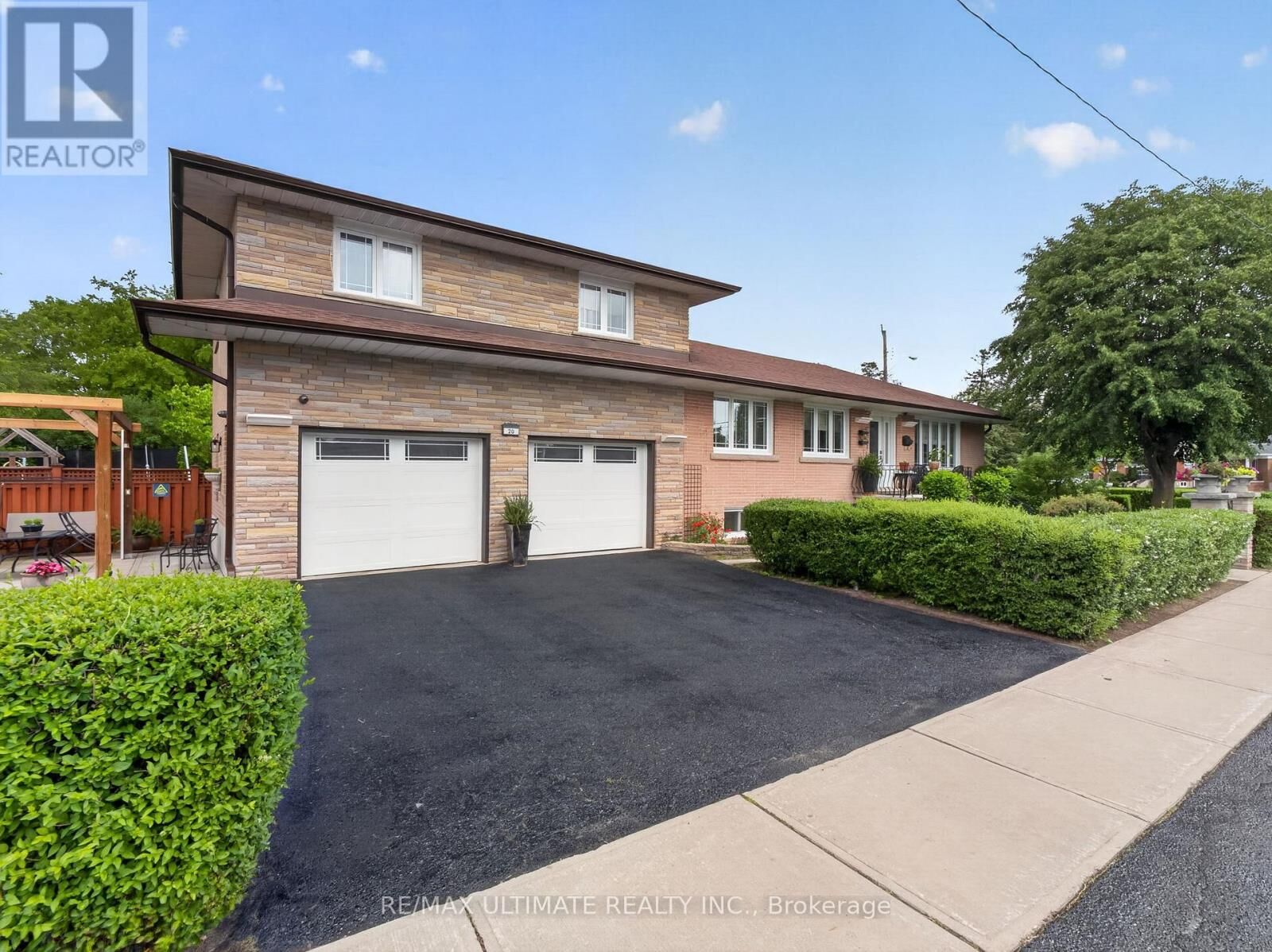 Property Photo:  20 Wye Valley Road Basement  ON M1P 2A4 