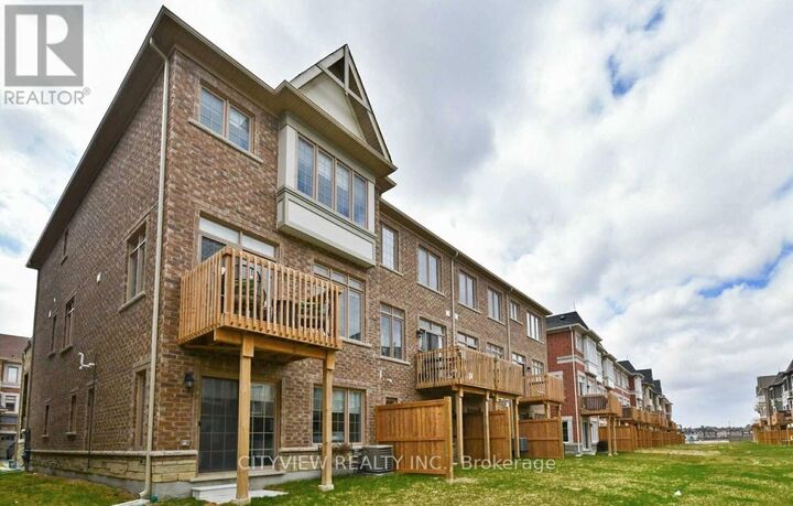 Property Photo:  90 Sandwell Street  ON L4H 0Z7 