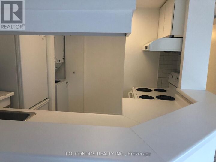 Property Photo: 1001 Bay Street 404 ON M5S 3A6