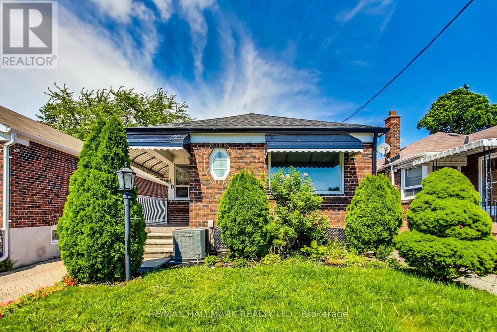 Property Photo:  40 Tiago Avenue  ON M4B 2A1 