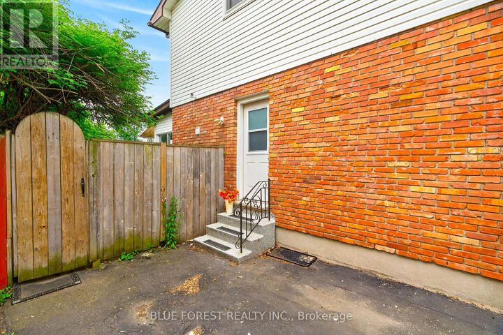 Property Photo:  67 Breckenridge Crescent  ON N6E 1H6 