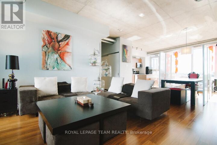 Property Photo: 349 McLeod Street 627 ON K2P 0S1
