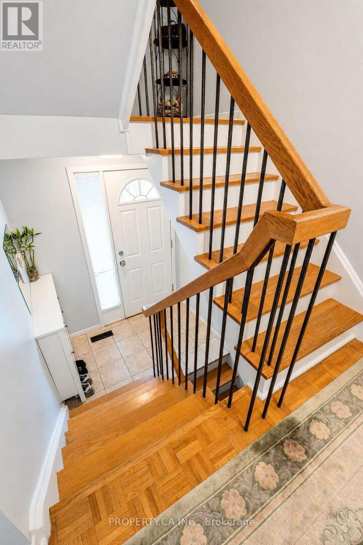 Property Photo: 209 Castle Rock Drive 1 ON L4C 5M2