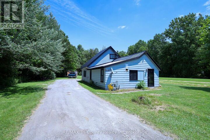 4942 59 Highway — photo 1