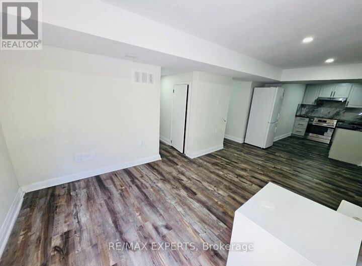 Property Photo:  3400 Erin Centre Boulevard Bsmt  ON L5M 8C3 