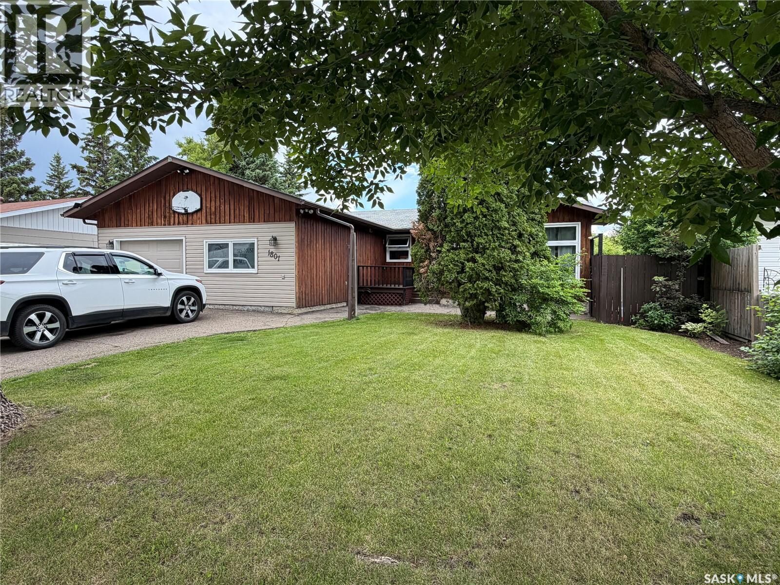 Property Photo: 1801 Centennial Crescent SK S9A 3J2