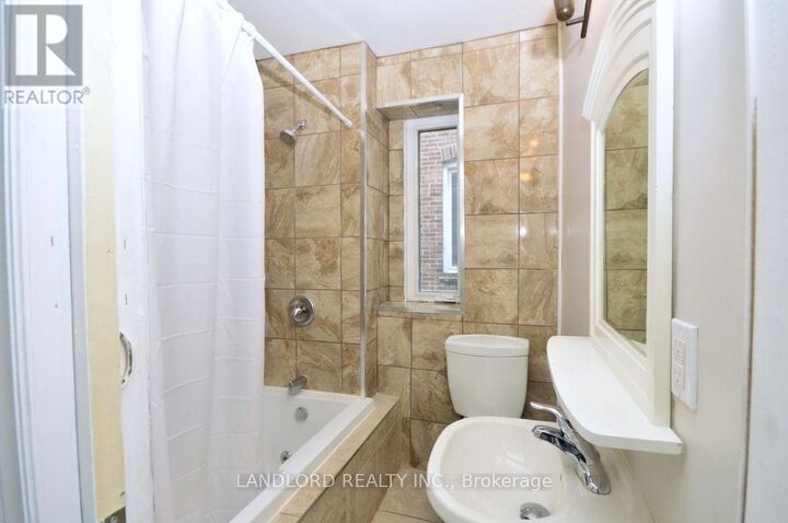 Property Photo:  25 Miller Street 2nd Fl  ON M6N 2Z6 