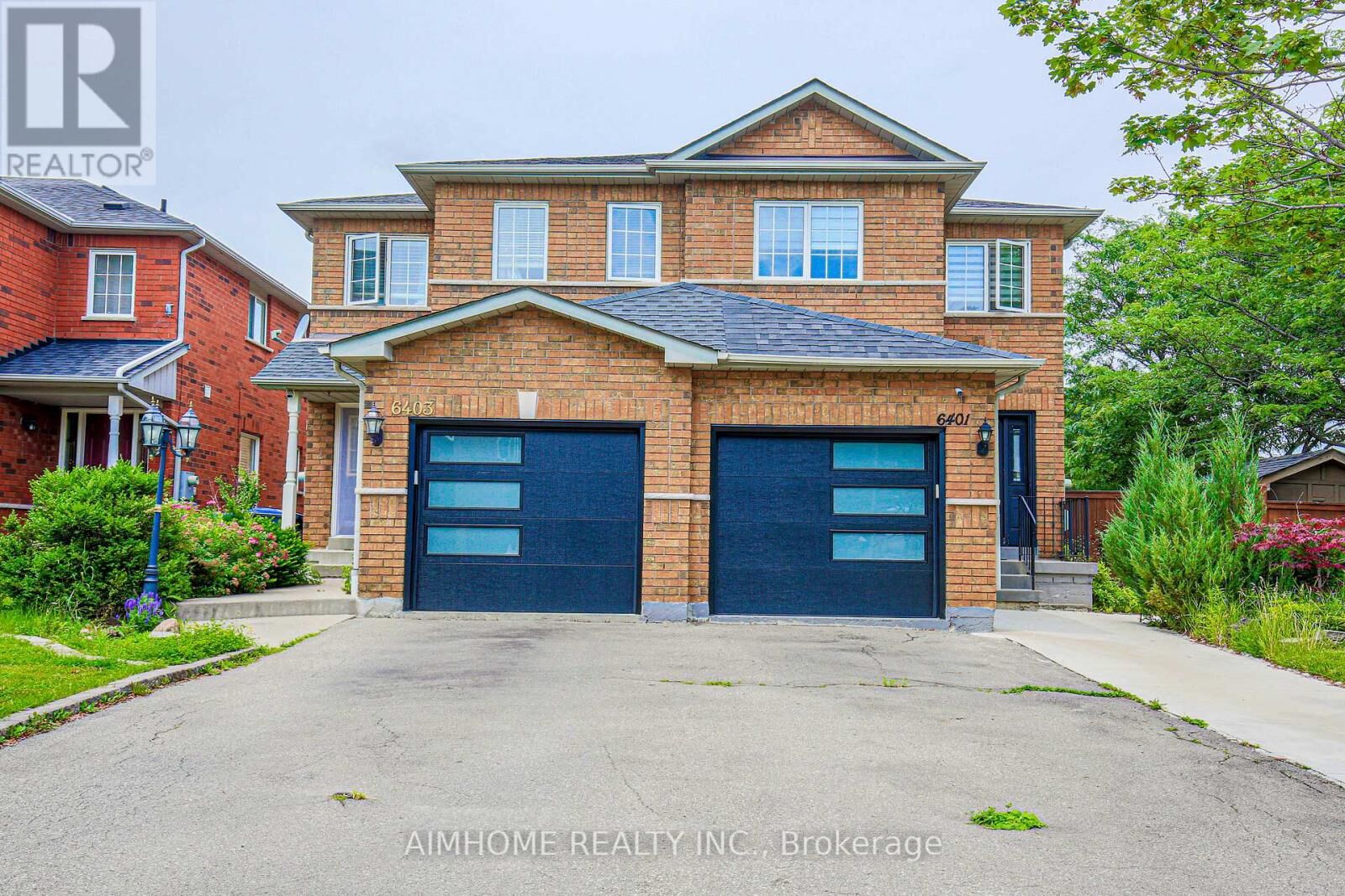 Property Photo: 6401 Saratoga Way ON L5N 7V4