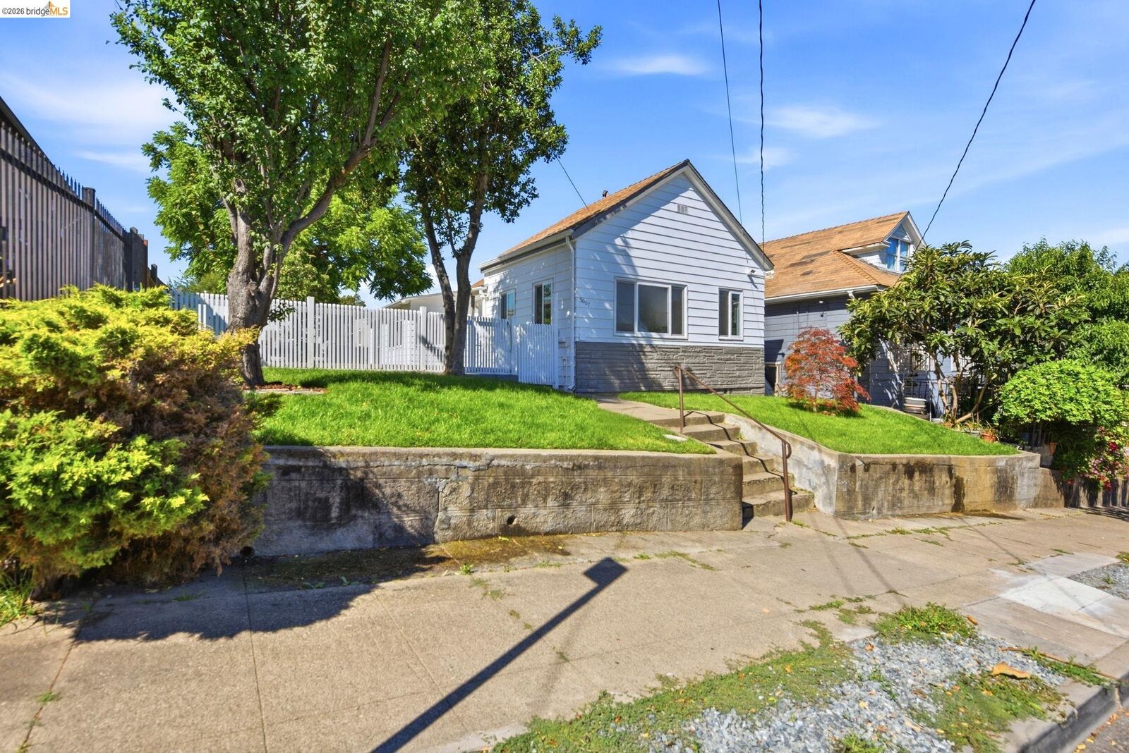Property Photo: 3007 Bona St CA 94601
