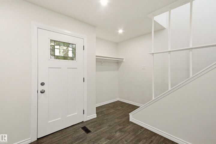 Property Photo:  6420 105 Street NW  AB T6H 2N7 