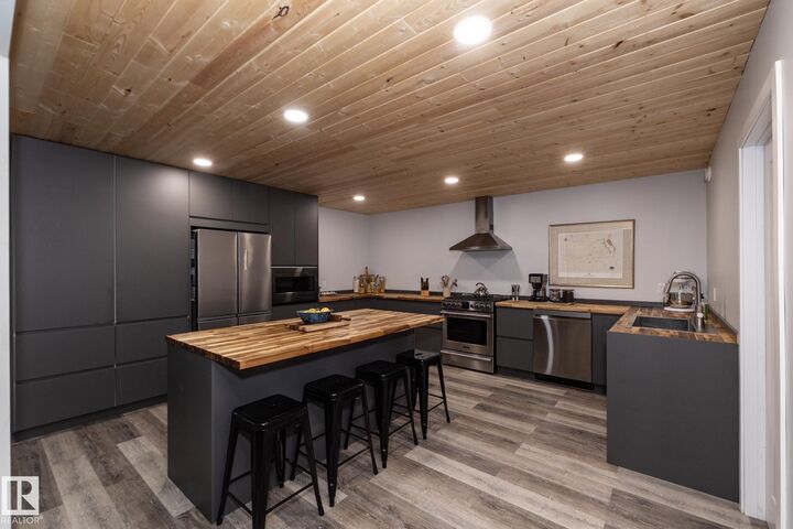 Property Photo:  57511 Range 92 Road  AB T0E 1N0 