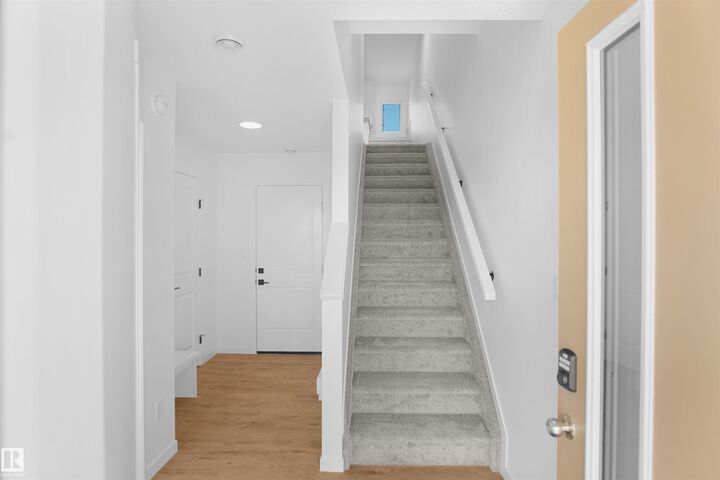 Property Photo:  150 Cashman Crescent SW 5  AB T6W 2P6 
