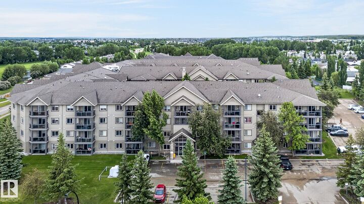 Property Photo: 279 Suder Greens Drive NW 122 AB T5T 6X6
