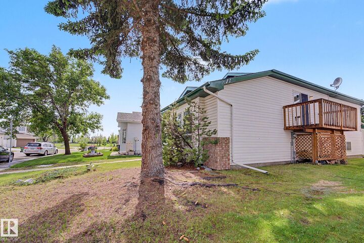 Property Photo:  3704 39 Avenue NW  AB T6L 6S9 