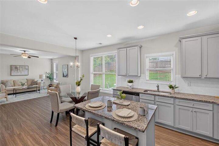 Property Photo: 102 Edgeview Court GA 30157