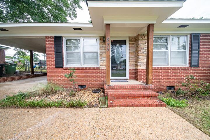 Property Photo: 835 54th Street GA 31904